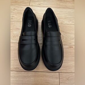 DLG chunky black loafers size 7